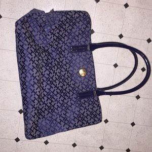 A 2017 styled Tommy Hilfiger hand bag